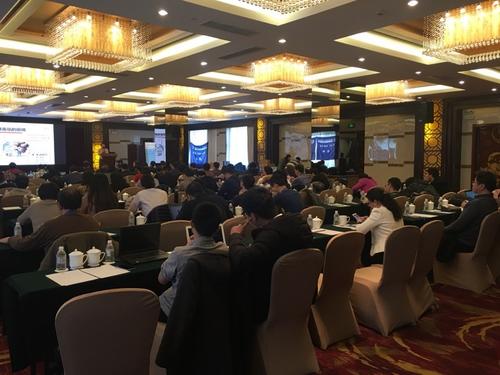 刘通分享“青椒”的困与惑,打动了在场观众 刘通分享“青椒”的困与惑,打动了在场观众